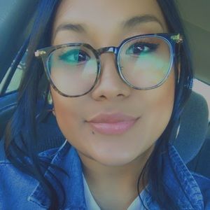 Meet your Posher, Alexandra